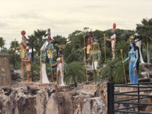 Маршрут по Wat Yansangwararam, Khao Chi Chan и Nong Nooch