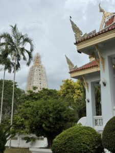 Маршрут по Wat Yansangwararam, Khao Chi Chan и Nong Nooch