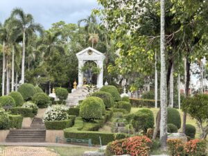 Маршрут по Wat Yansangwararam, Khao Chi Chan и Nong Nooch