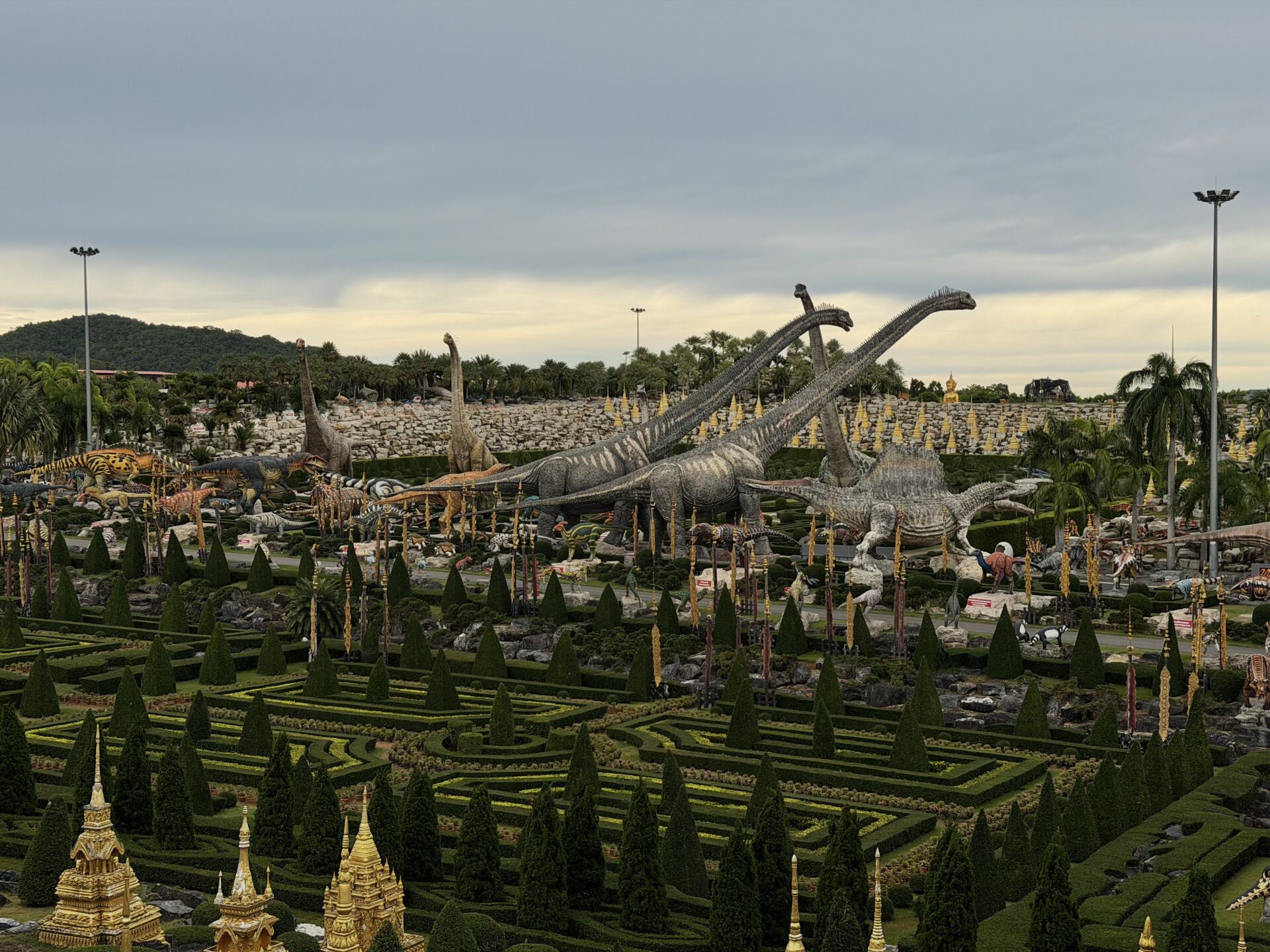 Маршрут по Wat Yansangwararam, Khao Chi Chan и Nong Nooch