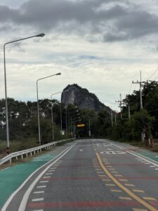 Маршрут по Wat Yansangwararam, Khao Chi Chan и Nong Nooch